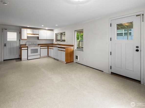 6638 Corson Avenue S, Seattle WA 98108