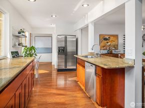 1413 100th Avenue NE, Bellevue WA 98004