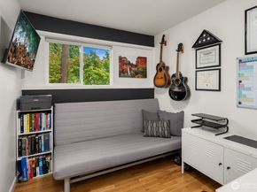 1413 100th Avenue NE, Bellevue WA 98004