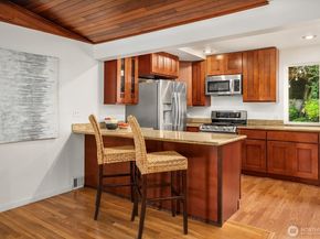 1413 100th Avenue NE, Bellevue WA 98004