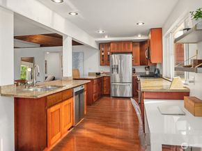 1413 100th Avenue NE, Bellevue WA 98004