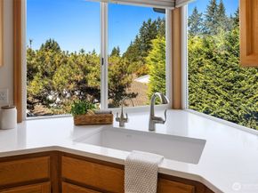 14933 73rd Avenue NE, Kenmore WA 98028
