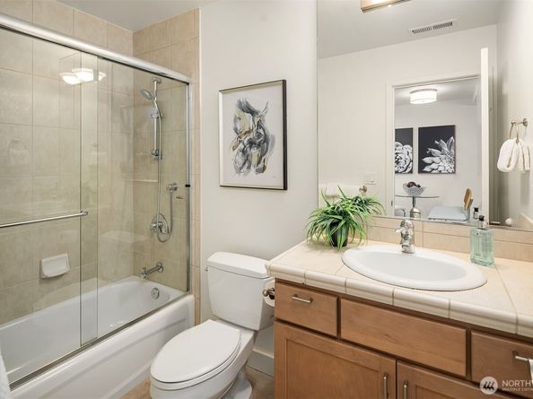 2246 81st Avenue SE, Mercer Island WA 98040