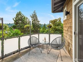 2246 81st Avenue SE, Mercer Island WA 98040