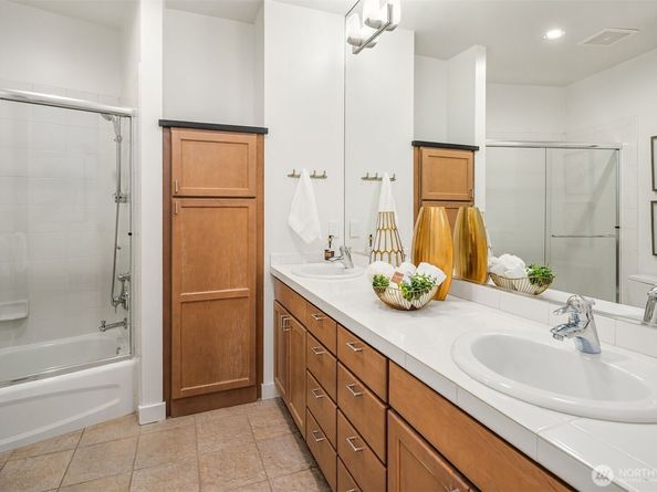 2246 81st Avenue SE, Mercer Island WA 98040