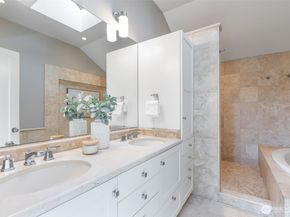 1015 5th Avenue W, Seattle WA 98119