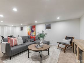 1015 5th Avenue W, Seattle WA 98119
