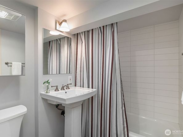 1015 5th Avenue W, Seattle WA 98119