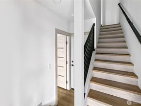 7558 43rd Avenue S, Seattle WA 98118