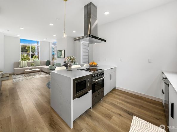 7558 43rd Avenue S, Seattle WA 98118
