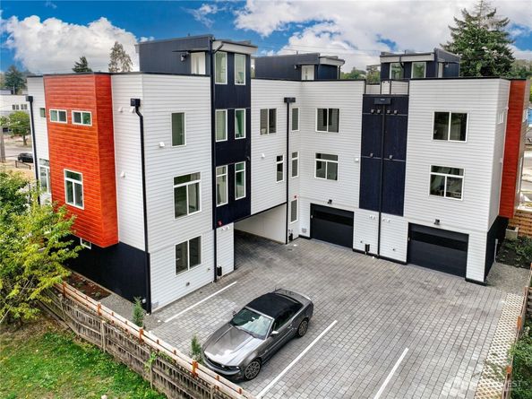 7558 43rd Avenue S, Seattle WA 98118