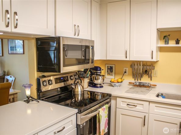 1611 102nd Place NE C1, Bellevue WA 98004