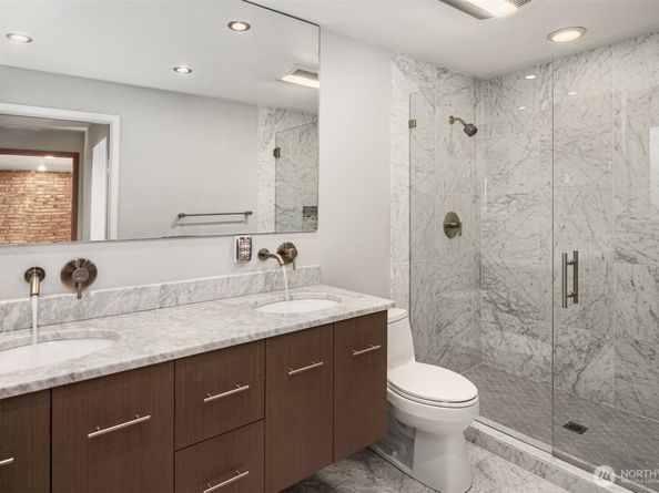 6920 94th Avenue SE, Mercer Island WA 98040