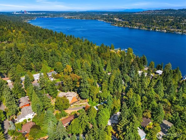 6920 94th Avenue SE, Mercer Island WA 98040