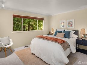 6920 94th Avenue SE, Mercer Island WA 98040