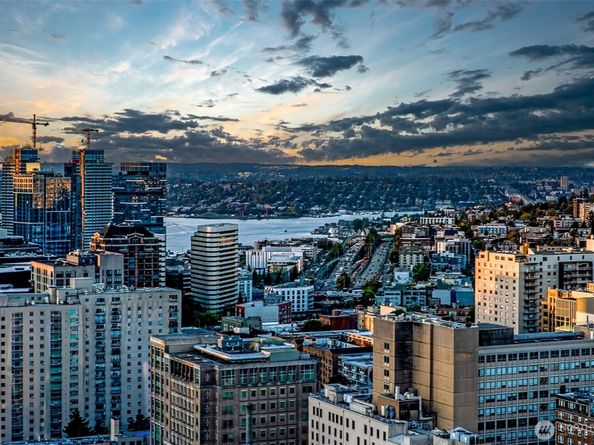 800 Columbia Street 1801, Seattle WA 98104