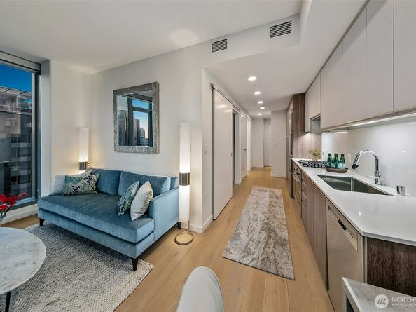 800 Columbia Street 1801, Seattle WA 98104