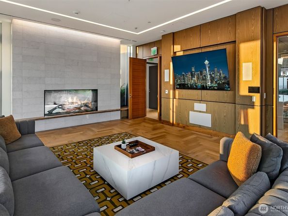 800 Columbia Street 1801, Seattle WA 98104