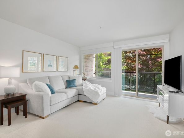 511 100th Avenue NE 111, Bellevue WA 98004