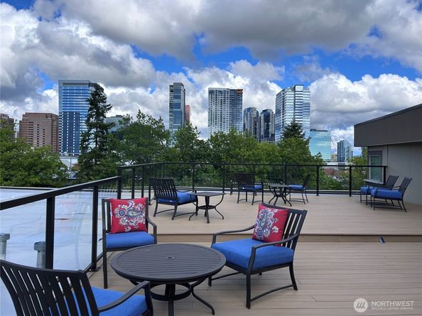 511 100th Avenue NE 111, Bellevue WA 98004