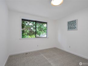 16942 150th Avenue SE, Renton WA 98058