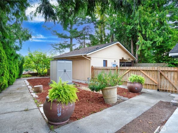 16942 150th Avenue SE, Renton WA 98058