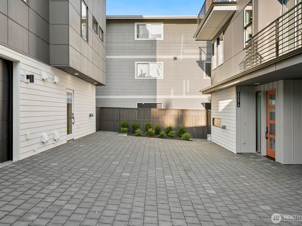 2037 NW 61st Street A, Seattle WA 98107