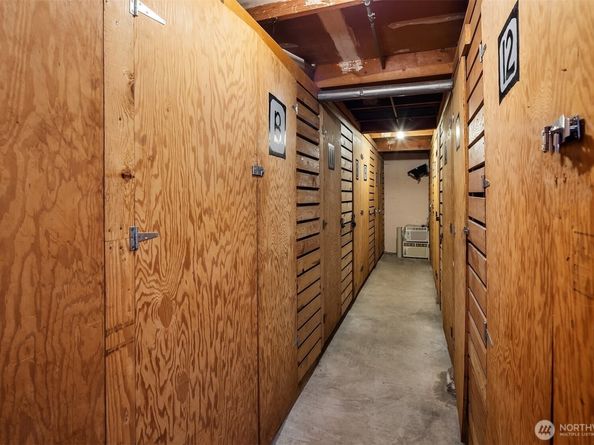 8701 35th Avenue NE 9, Seattle WA 98115