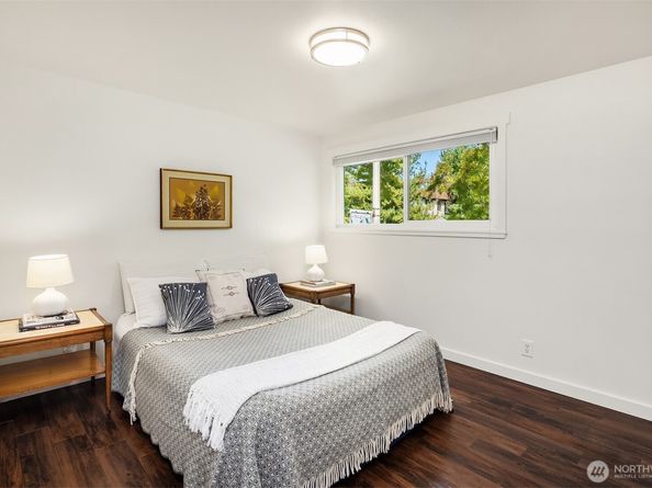 8701 35th Avenue NE 9, Seattle WA 98115