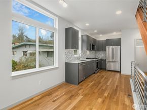5044 Sand Point Place NE C, Seattle WA 98105