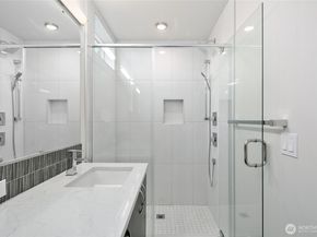 5044 Sand Point Place NE C, Seattle WA 98105
