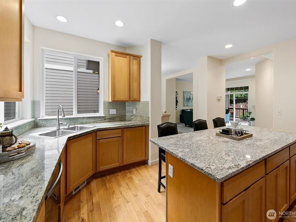 7886 148th Court NE, Redmond WA 98052