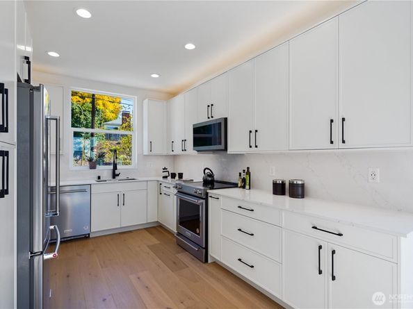9011 14th Avenue SW, Seattle WA 98106