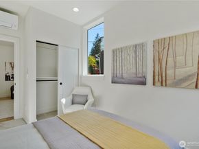 9011 14th Avenue SW, Seattle WA 98106