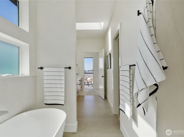 9011 14th Avenue SW, Seattle WA 98106