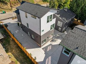 9011 14th Avenue SW, Seattle WA 98106