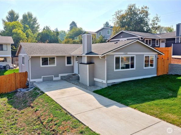 1709 SW Graham Street, Seattle WA 98106