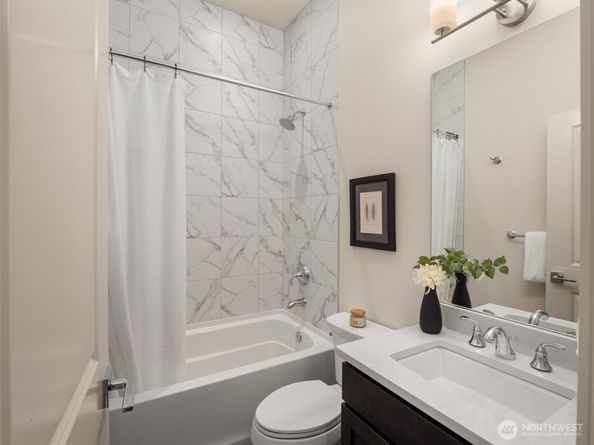 957 W McGraw Street 1, Seattle WA 98119