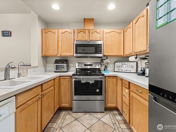 418 SE 17th Street 10B, Auburn WA 98002
