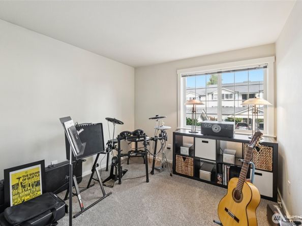 12404 E Gibson Road N203, Everett WA 98204