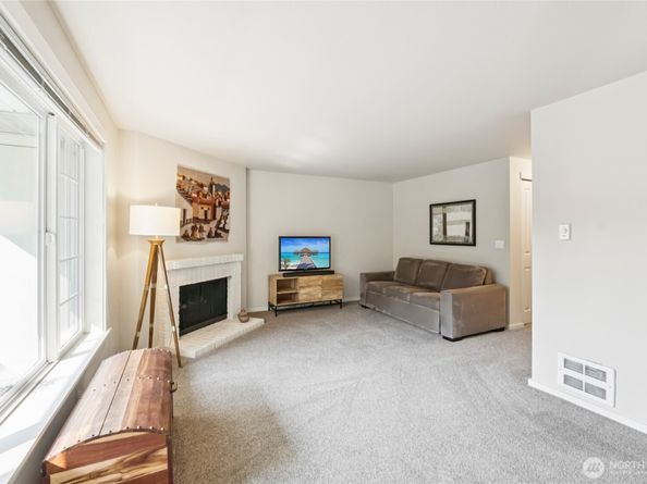 12404 E Gibson Road N203, Everett WA 98204