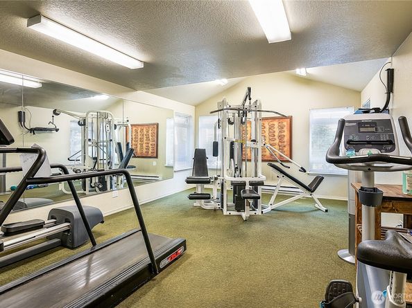 19230 Forest Park Drive NE J131, Lake Forest Park WA 98155
