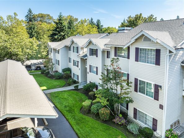 19230 Forest Park Drive NE J131, Lake Forest Park WA 98155