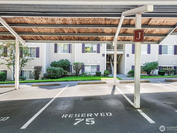 19230 Forest Park Drive NE J131, Lake Forest Park WA 98155
