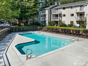 19230 Forest Park Drive NE J131, Lake Forest Park WA 98155