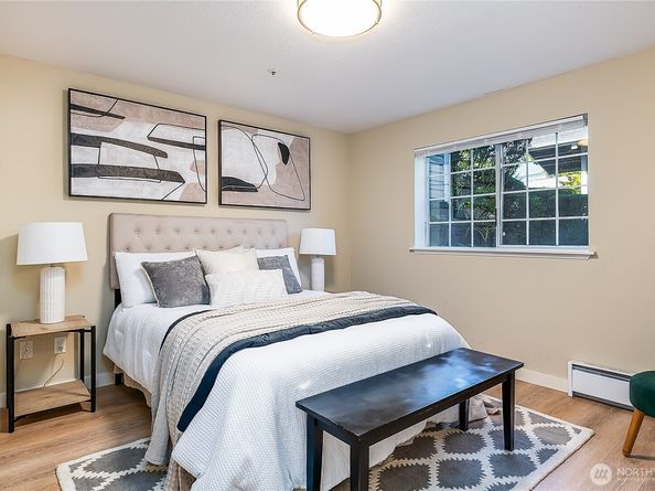 19230 Forest Park Drive NE J131, Lake Forest Park WA 98155