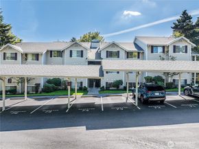 19230 Forest Park Drive NE J131, Lake Forest Park WA 98155