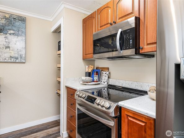19230 Forest Park Drive NE J131, Lake Forest Park WA 98155