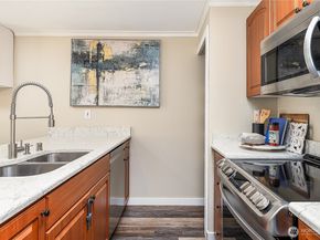 19230 Forest Park Drive NE J131, Lake Forest Park WA 98155