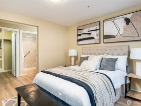 19230 Forest Park Drive NE J131, Lake Forest Park WA 98155